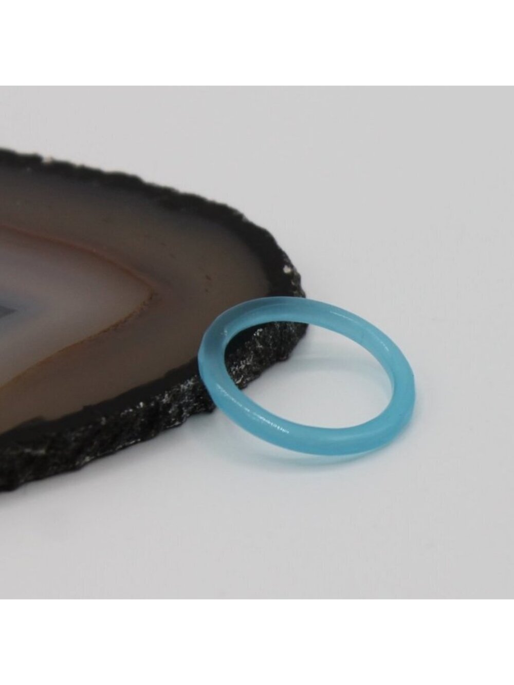 Ring band jewelry natural light blue stone 2.5mm minimalist modern new - Picture 2 of 5